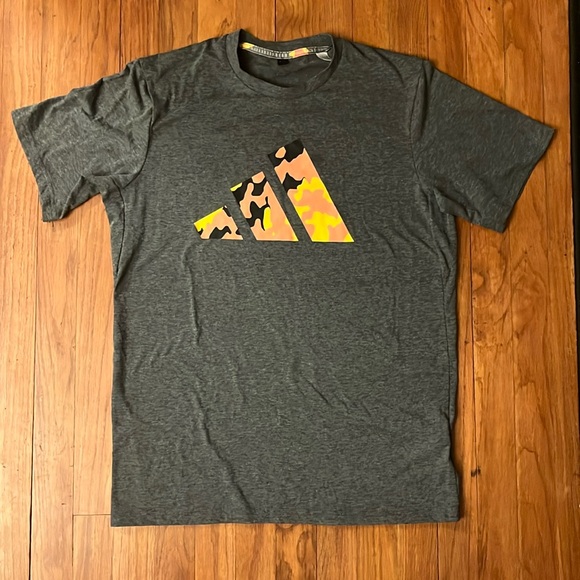 Adidas t shirt - Picture 2 of 4